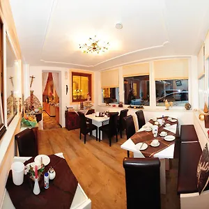 https://pension-grafleiten.saalbachhinterglemmhotels.com
