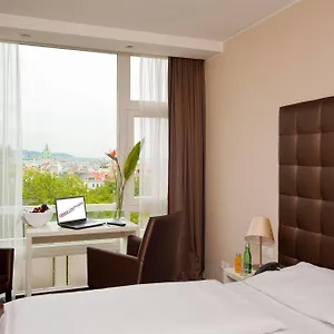Pakat Hotel